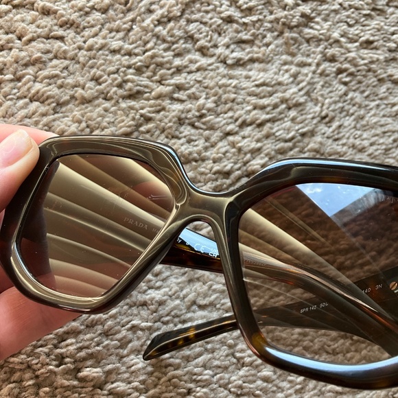 Sunglasses PRADA SPR 14Z - Picture 9 of 9